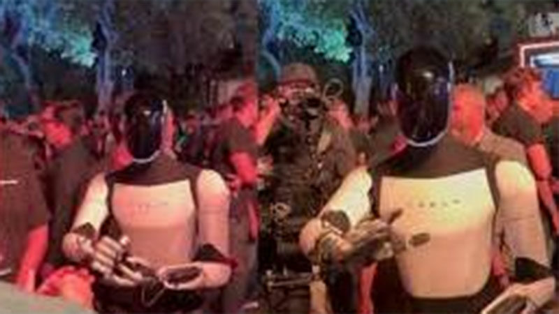 Tesla’nın en büyük etkinliklerinden biri olan “We, Robot”ta Robotaxi ve