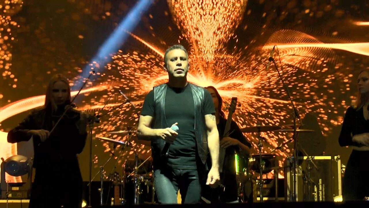 Haluk Levent, Bursa’da sahne aldı