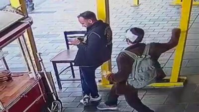 Polise bıçaklı saldırı