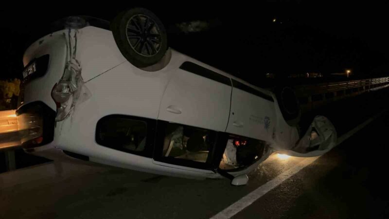 Bursa’nın İznik ilçesinde traktör ile çarpışan otomobilin metrelerce sürüklendiği kazada