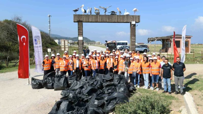 Gönüllüler tarafından her yıl gerçekleştirilen geleneksel çevre temizleme etkinliği, Yeniköy