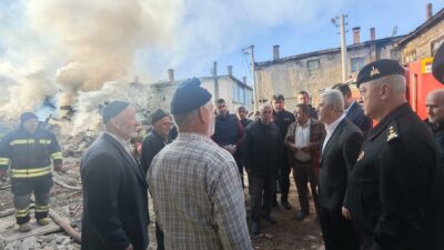 Yangın felaketi: 3 ev küle döndü, 4 ev de kısmen yandı