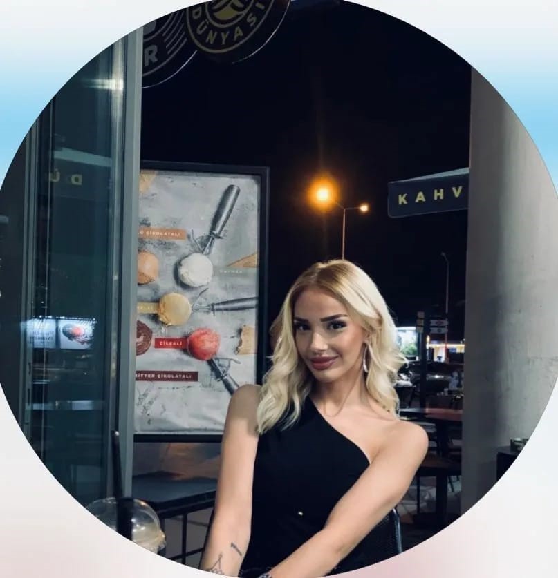 Bursa’da kuzeni tarafından öldürülen genç kız toprağa verildi Bursa’da kuzeni tarafından öldürülen genç kız toprağa verildi