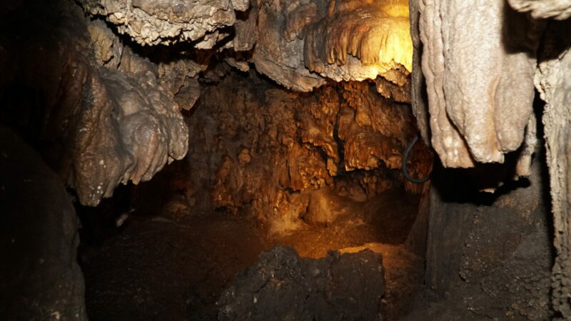 Balibey Hanı, Bursalıların her gün yakınından geçip farketmediği mağarayı da