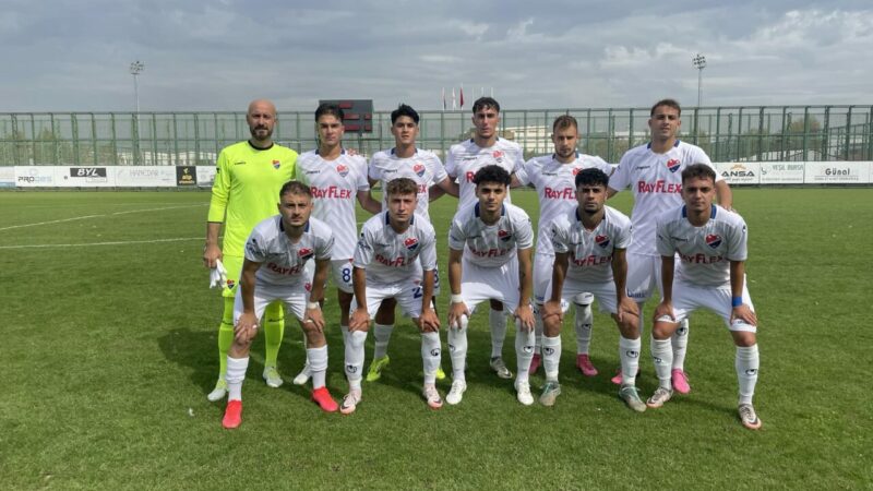 BAL’da yeni sezon Bursa derbisiyle başladı Bölgesel Amatör Lig’de yeni sezon bugün oynanan çifte Bursa derbisiyle