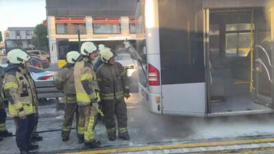 Metrobüste yangın paniği