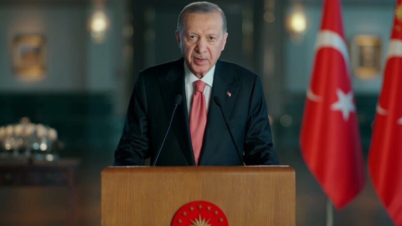 Cumhurbaşkanı Erdoğan: 23 yıldır milletin umudu olmayı başardık Cumhurbaşkanı Erdoğan, "AK Parti'yi bugünlere getiren sır, milletin sesine kulak