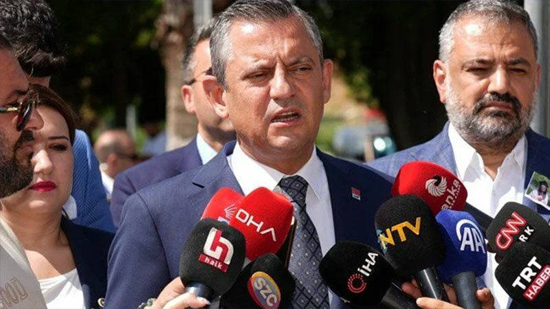 Özgür Özel: Anayasa yapmak üzere ayağa kalkmadık Cumhuriyet Halk Partisi (CHP) Genel Başkanı Özgür Özel, Meclis'in yeni