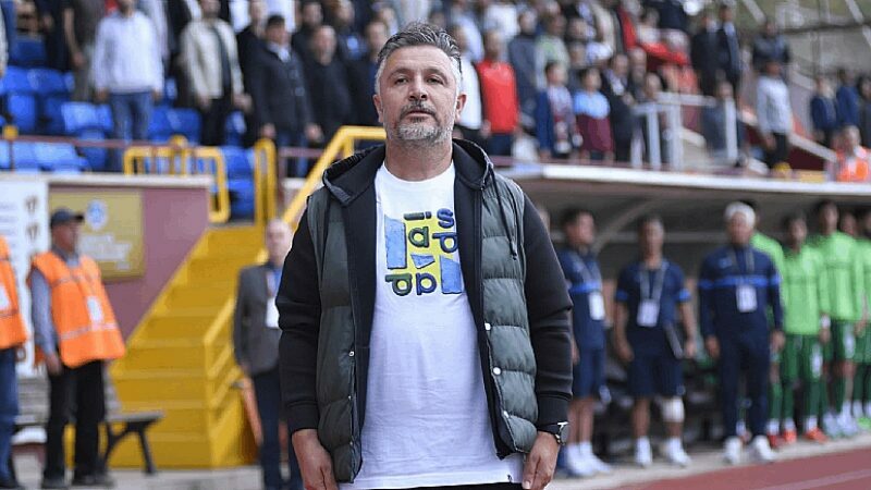 Bursa ekibinde flaş ayrılık! Nesine 2. Lig Beyaz Grup'ta mücadele eden Bursa ekiplerinden İnegölspor'da