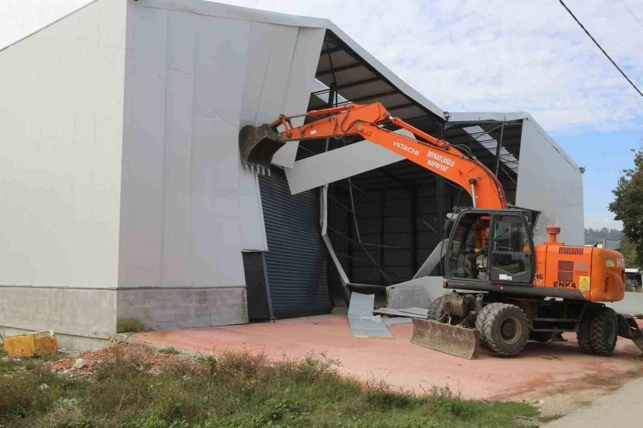Bursa’da yıkımlar sürüyor! Yerle bir edildi