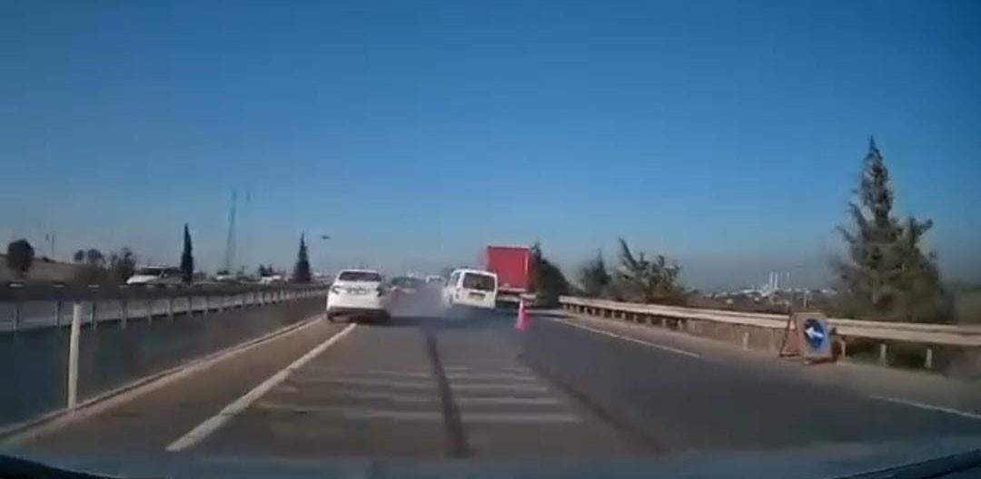 Bursa’da kaza anı kamerada