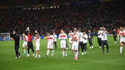 Millilerin yeri değişmedi