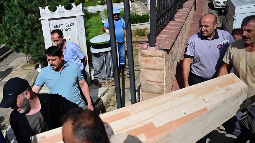 Cem Garipoğlu’nun mezarından çıkarılan örnekler yeniden kabrine konuldu