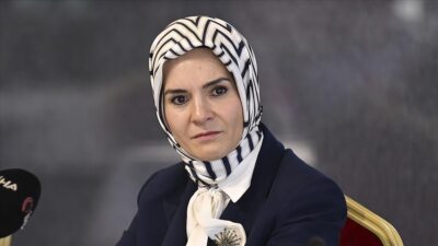 Bakan Göktaş’ın bulunduğu araç kaza yaptı