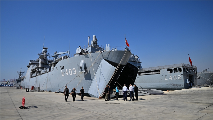 Türk tahliye gemileri Beyrut’ta