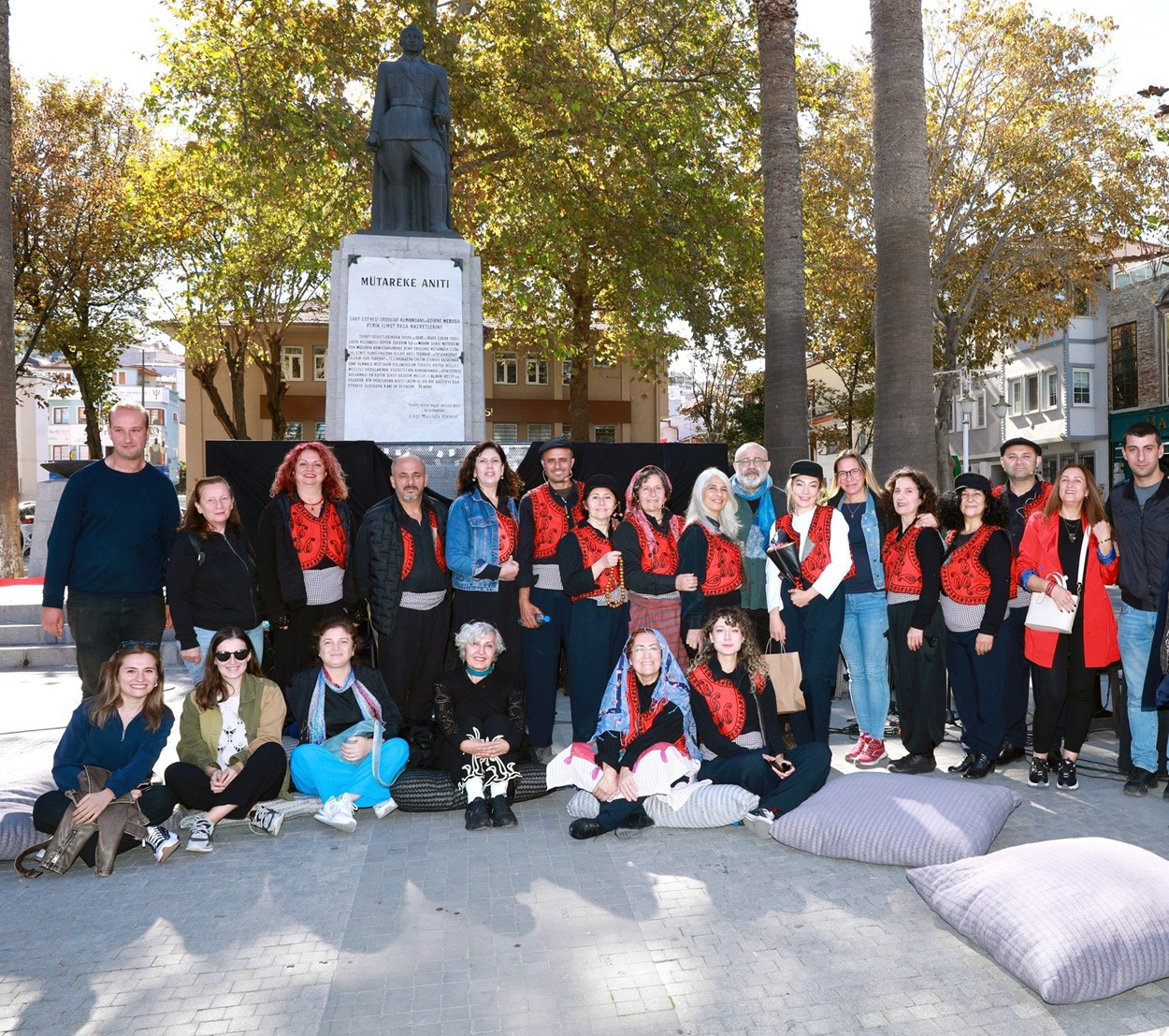 ’Tiyatro Mudanya’ tam not altı ’Tiyatro Mudanya’ tam not altı