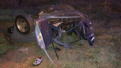 Otomobil ikiye bölündü: 2 ölü, 1 yaralı