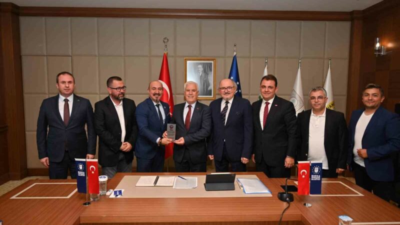 TSYD Bursa’dan Mustafa Bozbey’e ziyaret Türkiye Spor Yazarları Derneği (TSYD) Bursa Şube Başkanı Mehmet Ali