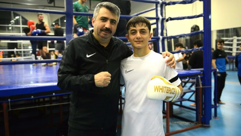 Yıldırım’da kış spor okulları başladı Yıldırım Belediyesi, gençleri ve çocukları sporla buluşturmaya devam ediyor.