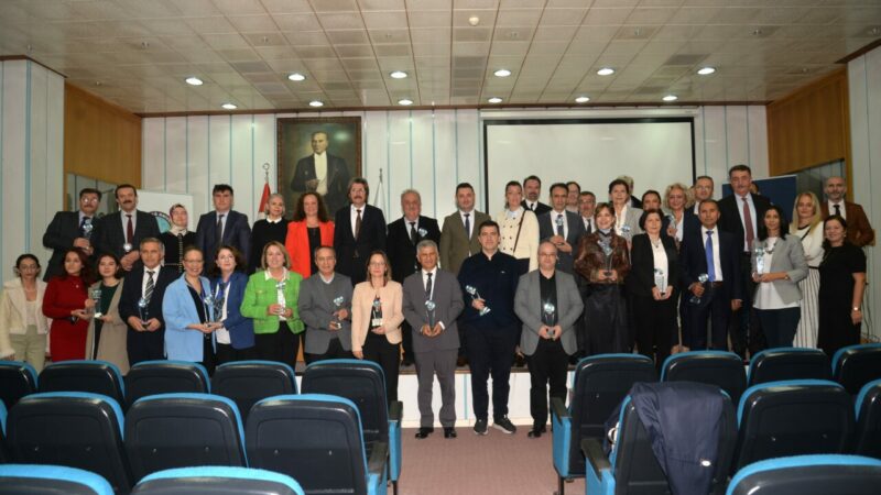 Bursa Uludağ Üniversitesi’nden kalite ödülleri Bursa Uludağ Üniversitesi’nde (BUÜ) 2023 yılında yürütülen kalite faaliyetleri düzenlenen
