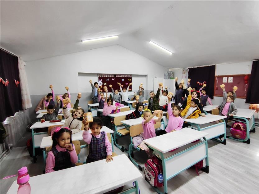 Bursa bu ilçesinde 26 bin kumbara dağıtılacak Bursa bu ilçesinde 26 bin kumbara dağıtılacak