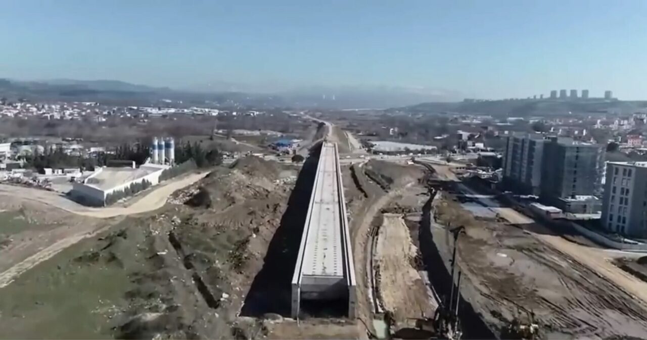 Bursa’nın hız tren projesinden yeni haber! Bakan Uraloğlu tarih verdi… Bursa’nın hız tren projesinden yeni haber! Bakan Uraloğlu tarih verdi…