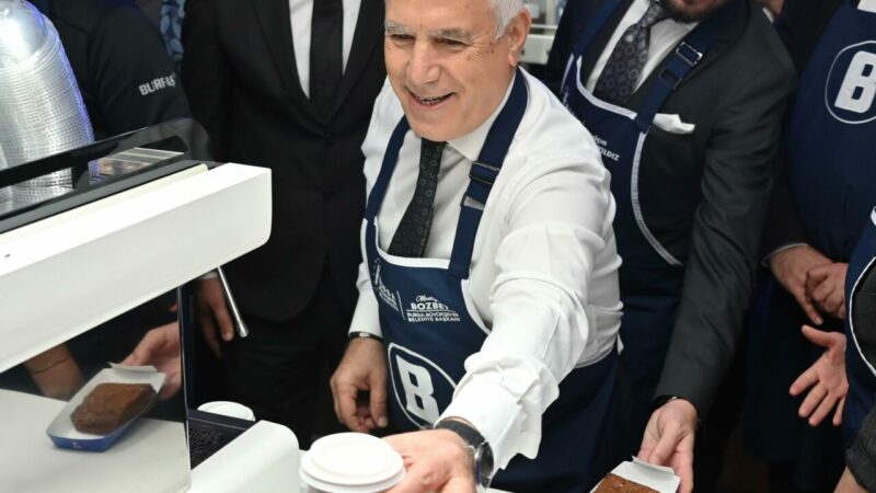 Bursa’da Burfaş B Kafe bir ilçeye daha açıldı! Kahveler Başkan Bozbey’den Bursa Büyükşehir Belediyesi, uygun fiyat, güvenli ve kaliteli hizmet anlayışıyla
