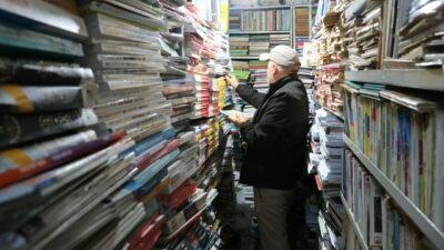 37 yıllık sahafın gençlere yönelik büyük çabası