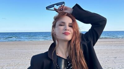 Mine Tugay’dan leopar desenli mini elbisesiyle cesur pozlar!