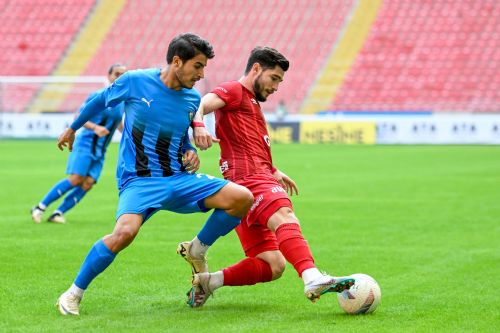 2. Lig’deki Bursa ekibi 2 golle güldü