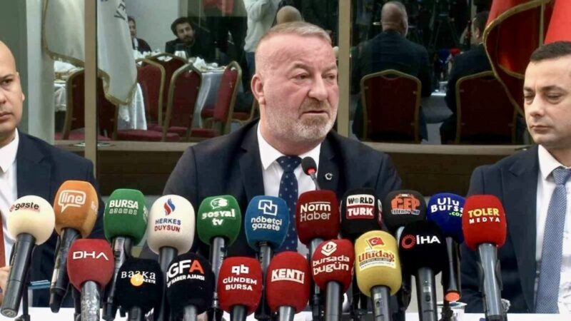 Bursa’da çöplük problemi: “Müsade etmeyeceğiz” Karacabey Belediye Başkanı Fatih Karabatı, Hamitler Katı Atık Tesisleri’nin ilçeye