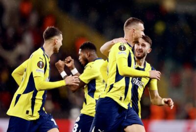 Fenerbahçe geriden gelerek kazandı