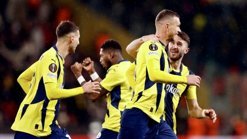 Fenerbahçe geriden gelerek kazandı Fenerbahçe, UEFA Avrupa Ligi’nin 5’inci haftasında deplasmanda Çekya temsilcisi Slavia