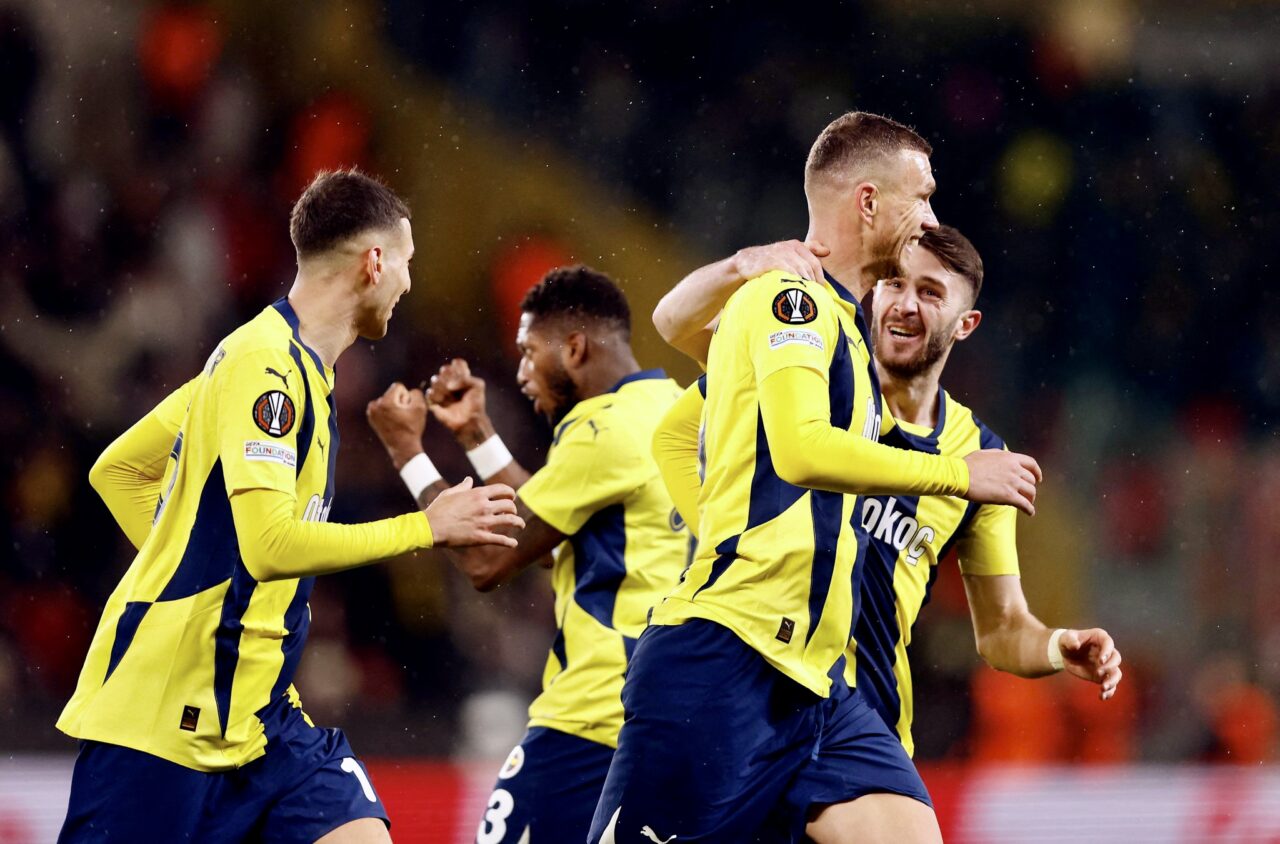 Fenerbahçe geriden gelerek kazandı