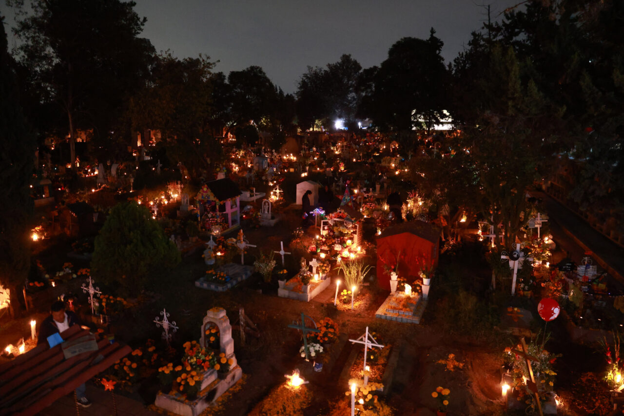 ‘Ölüler Günü’ festivalini böyle kutladılar