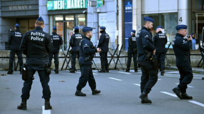 AB kurumları önünde çiftçi protestosu