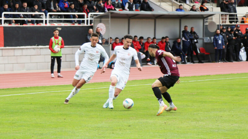 2. Lig’deki Bursa takımı lidere boyun eğdi Nesine 2. Lig Beyaz Grup’taki temsilcimiz İnegölspor, deplasmanda lider Kastamonuspor’a