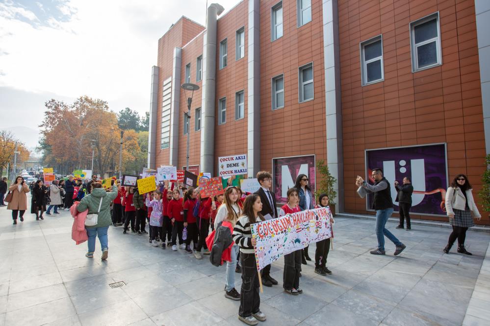 Bursa’da Çocuk Hakları Festivali Bursa’da Çocuk Hakları Festivali