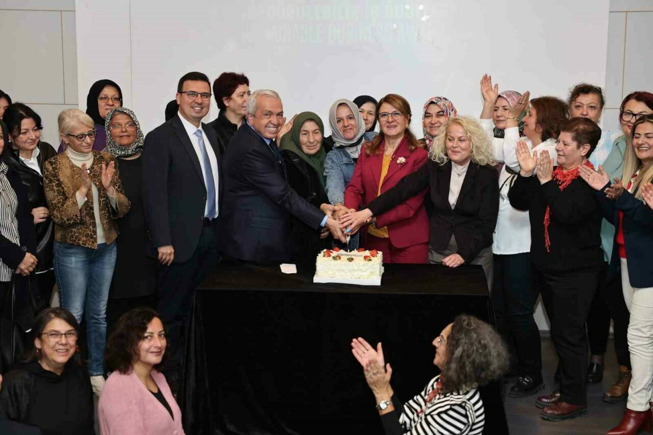 Başkan Şadi Özdemir, Nilüferli kadınların ödül sevincini paylaştı