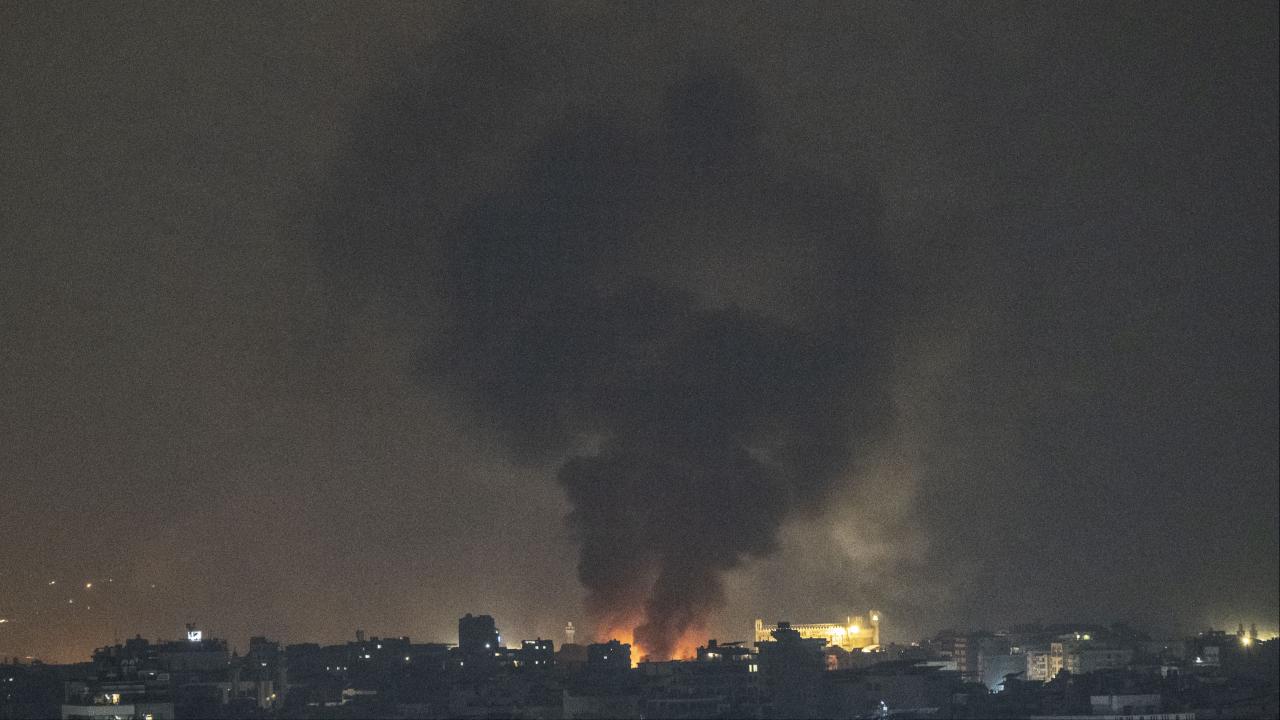 Beyrut’a gece boyunca bomba yağdı