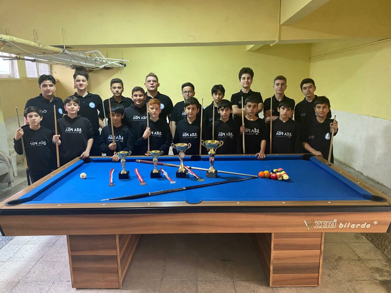 Bursa’daki bu okul bilardoda tarih yazıyor