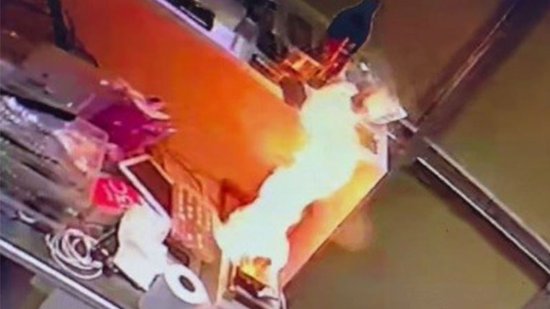 Bursa’da tamire bırakılan telefon bomba gibi patladı Bursa’da tamire bırakılan telefon bomba gibi patladı