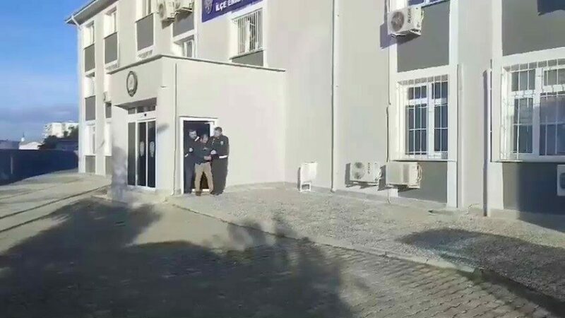 Bursa’da Gemlik Emniyeti 24 saat denetimde Gemlik İlçe Emniyet Müdürlüğü ekipleri, suç işlemeye meyilli ve haklarında