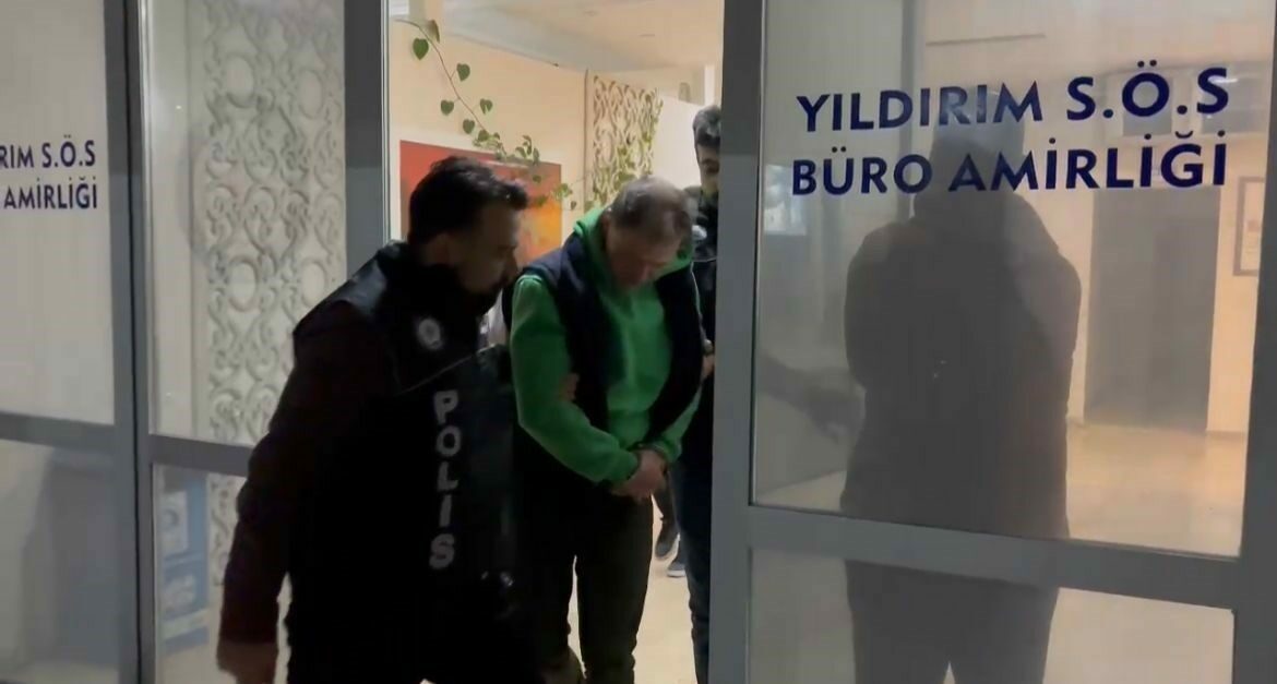 Bursa’da gençleri zehirleyeceklerdi! Yastık kılıfına saklamışlar
