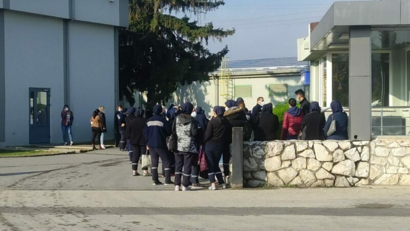 Bursa'nın Orhangazi ilçesindeki bir iplik fabrikasında yaşanan kimyasal tepkime nedeniyle