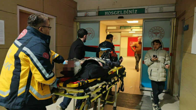 Bursa'nın İnegöl ilçesinde, üç aracın karıştığı kazada motosikletin sürücüsü ağır