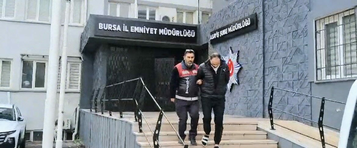 Bursa’daki alemci hırsız ekiplerden kaçamadı! Bursa’daki alemci hırsız ekiplerden kaçamadı!