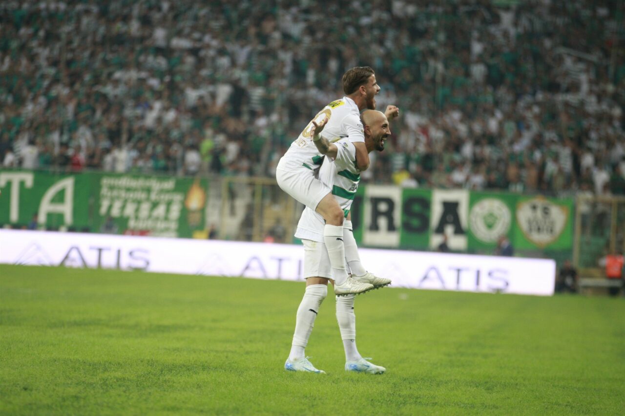 Bursasporlu futbolcular ve Batalla ile tanışmak isteyenler buraya!