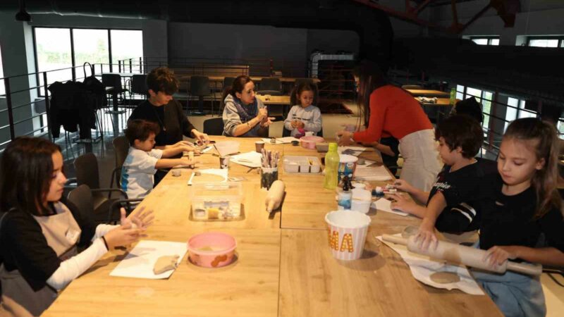 Nilüfer Belediyesi, 2. Uluslararası Seramik Bienali kapsamında Pancar Deposu’nda çocuklar