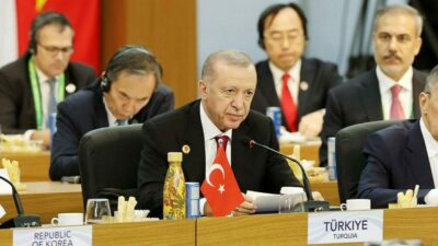 Cumhurbaşkanı Erdoğan, G20 Zirvesi’nde bazı liderlerle bir araya geldi